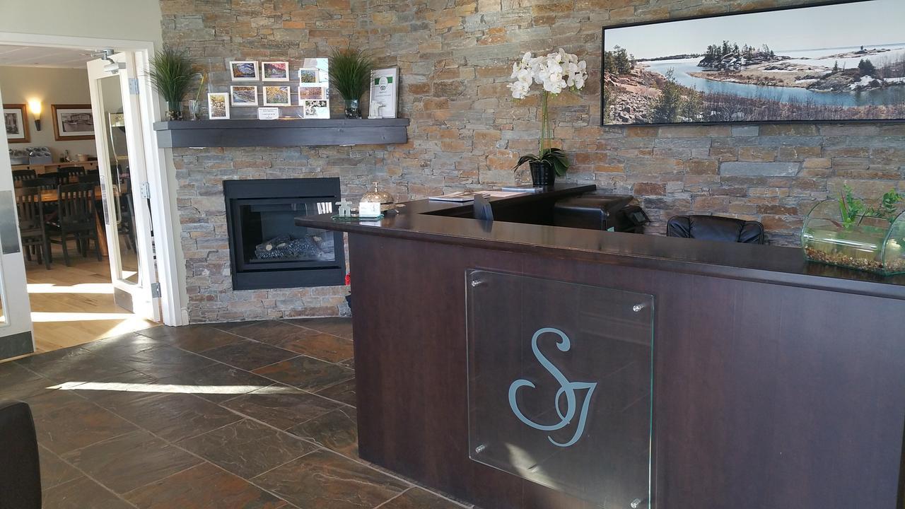 Sportsman'S Inn Resort & Marina Killarney Exteriör bild